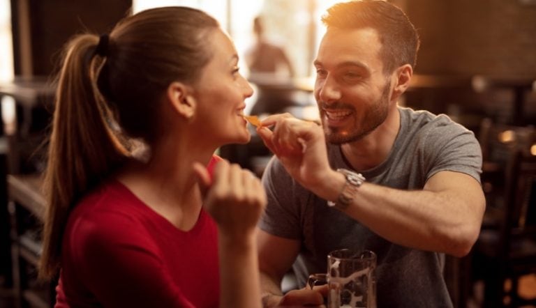 how to be a flirty guy