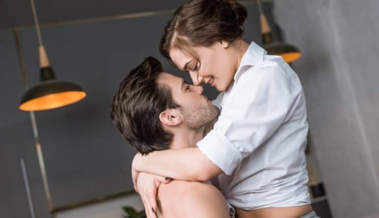 how to kiss someone passionately romantic kiss